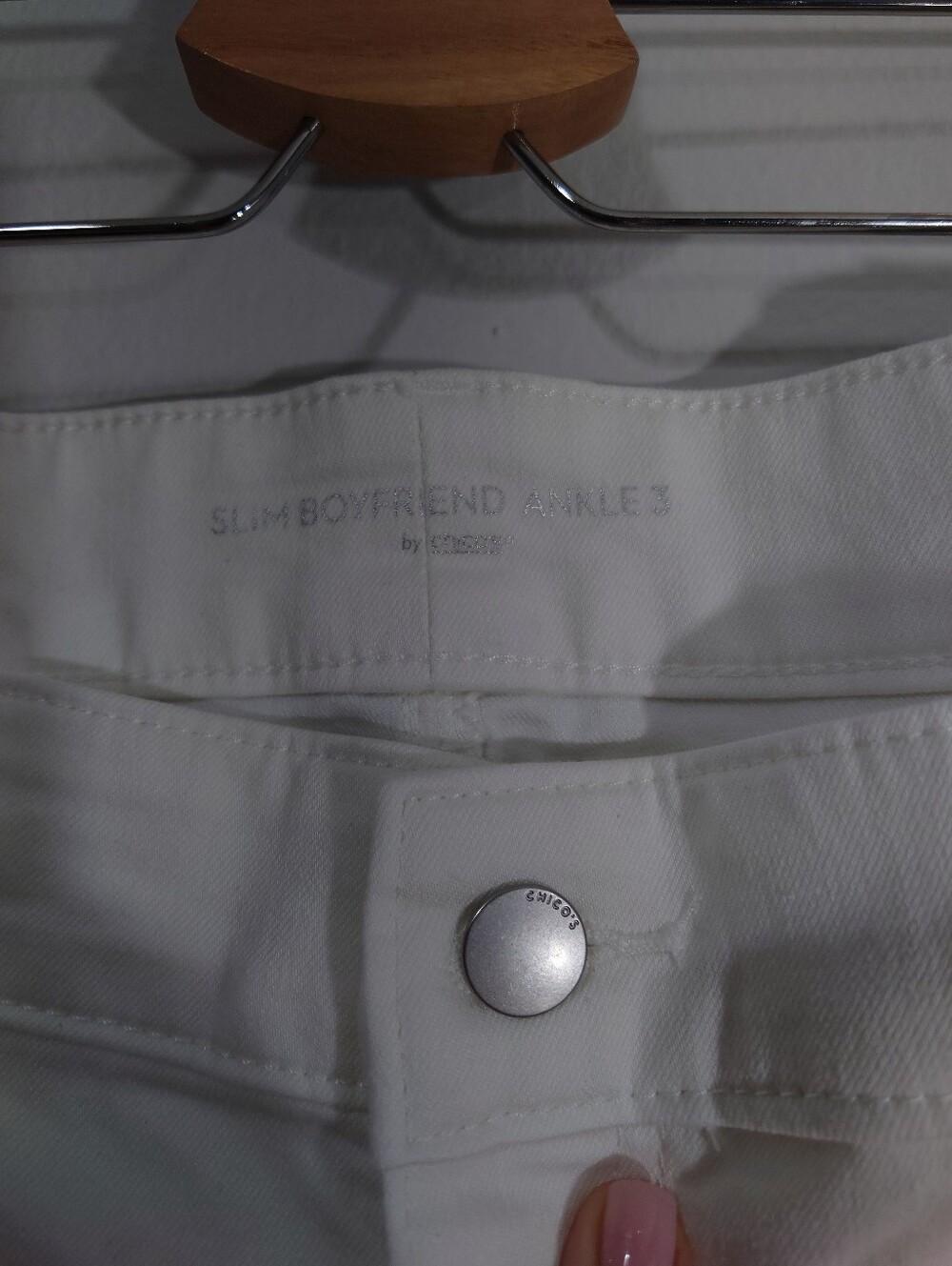 Chico’s White Denim Bermuda Shorts Women’s Size 3 / US 16 NWT Slim Boyfriend - Picture 3 of 6